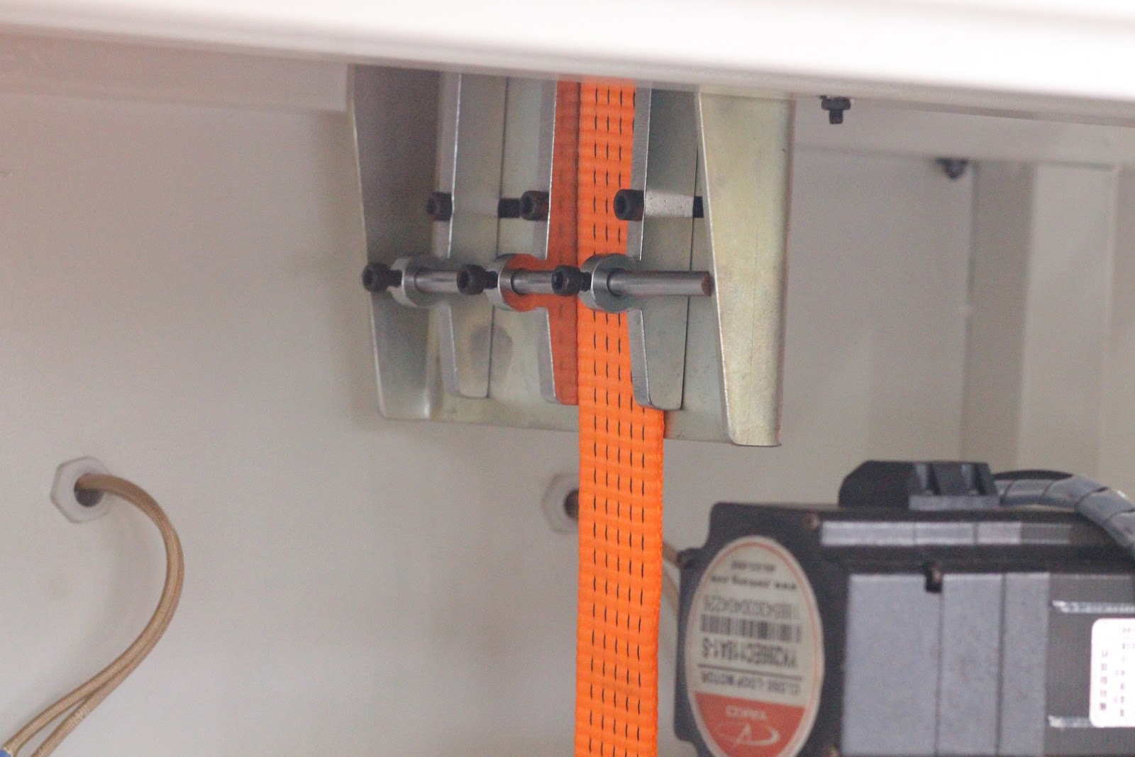 Heavy duty industrial sewing machines How to operate Heavy Duty bing Automatic Cutting and