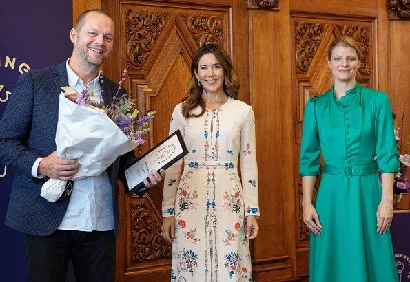 Crown Princess Mary wore a floral print midi dress from Vilshenko. Princess Mary wore Vilshenko Jerry floral print silk dress