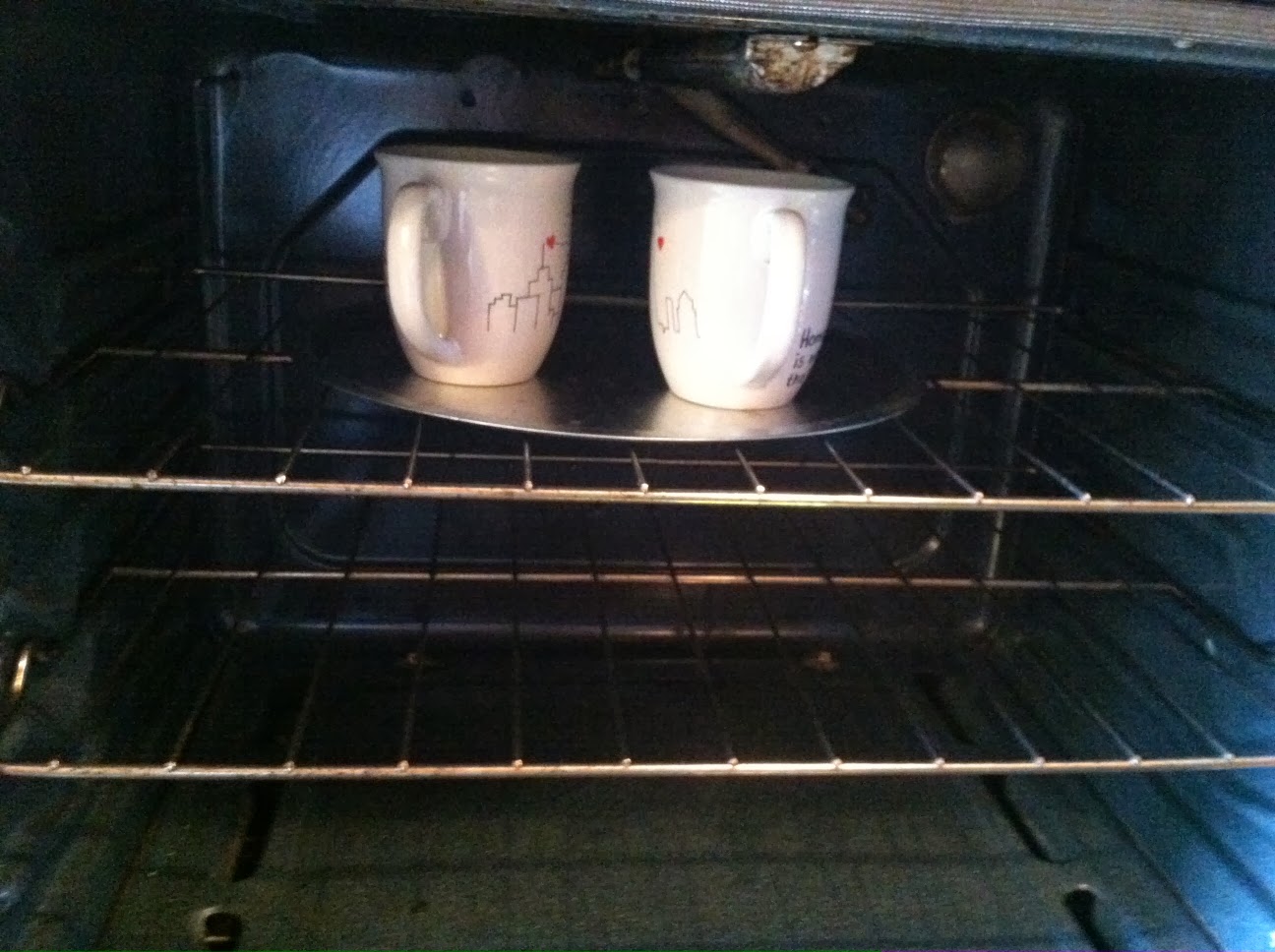 Backyard Bride: For the Couple Relocating - DIY Moving Mugs