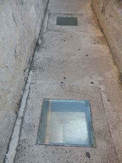 セラノスの塔(Porta de Serrans)ガラス張りの床