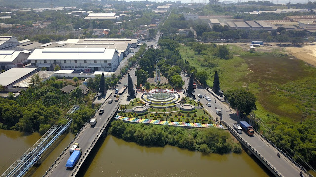 Gapura Selamat Datang Gresik - Drone Aerial Photo - Sewa ...