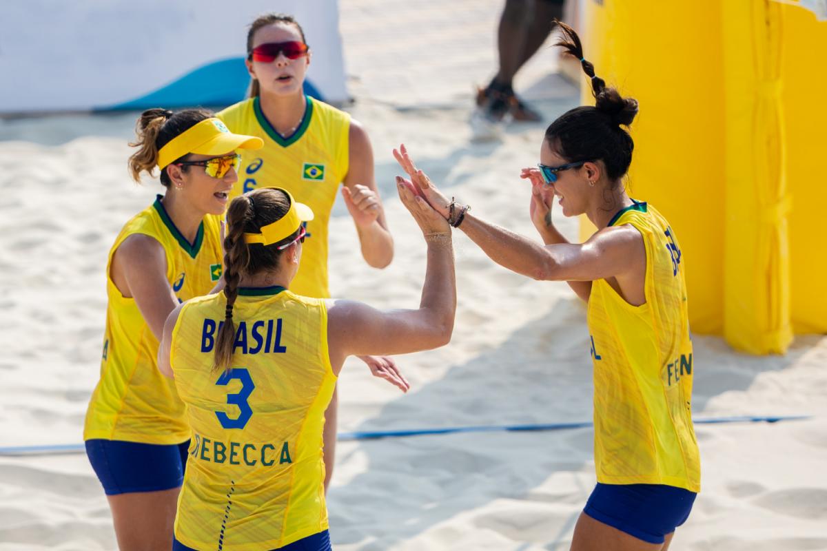 Vôlei de praia 4x4 estreia com vitória no segundo dia dos Jogos mundiais de praia 2019 Surto