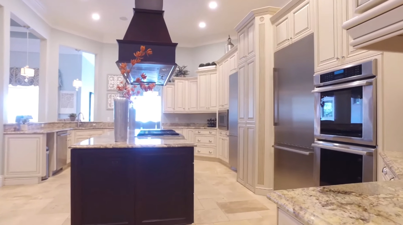 Mansion Interior Design Tour vs. Magnificent Golf Course Home in Reunion, Florida | Sotheby's International Realty