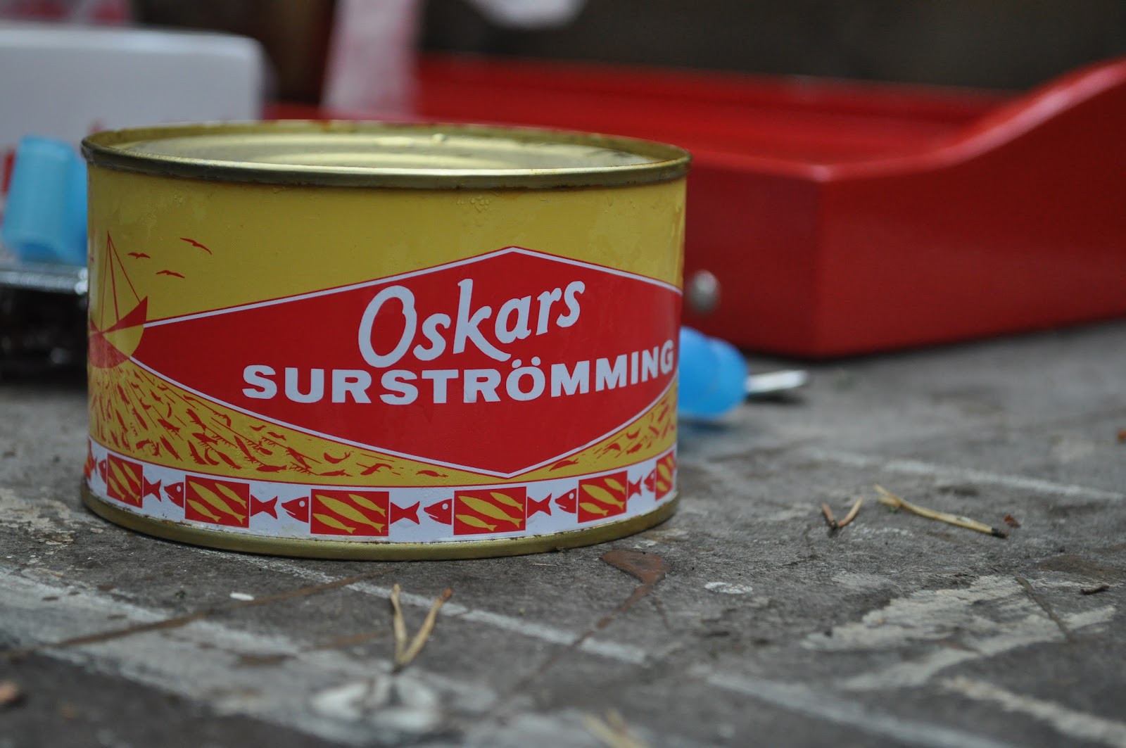 деликатес швеции сюрстремминг. швеция деликатес сюрстрёмминг. шведская селедка сюрстремминг. деликатес швеции сюрстремминг. деликатес швеции сюрстремминг.