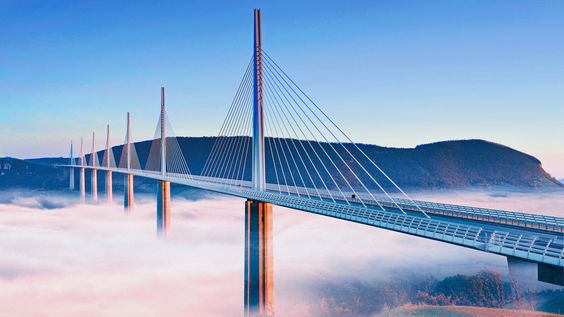 Viadotto di Millau  il ponte più alto del mondo by Norman Foster