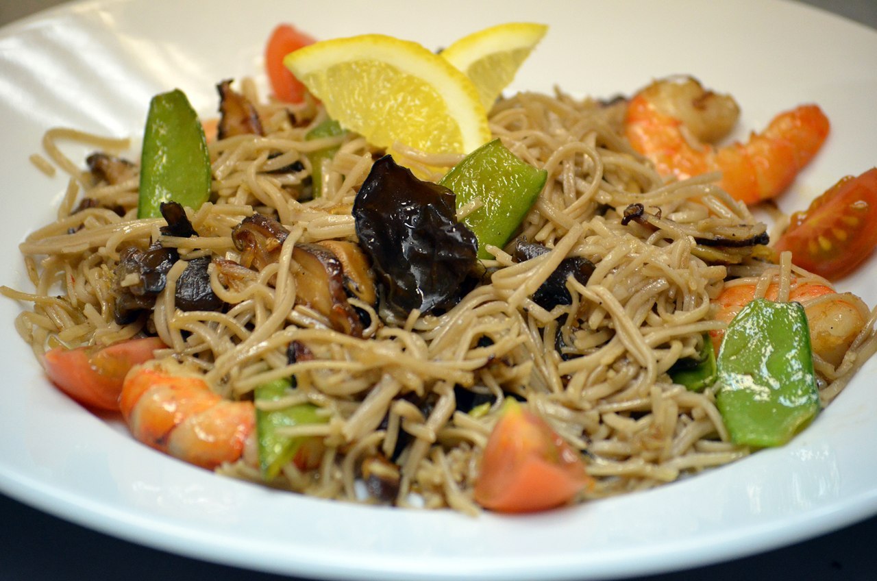 Cooking Together Гречневая лапша с креветками, грибами и