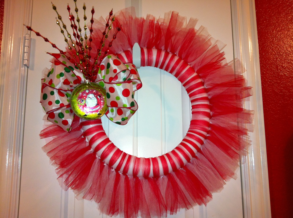 Christmas: How to make a Tulle Tutu Wreath step-by-step