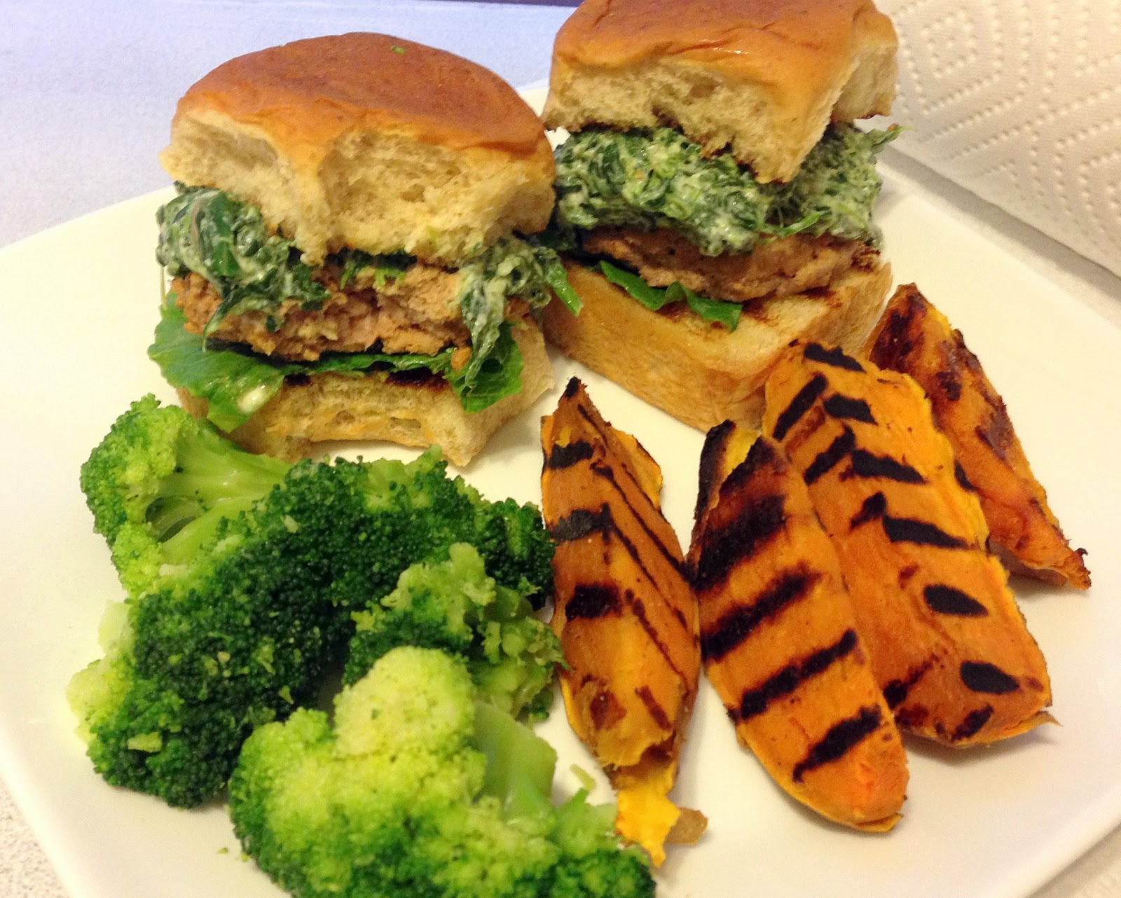Attack of the Hungry Monster: WIAW: Spinach Dip Buffalo Turkey Sliders