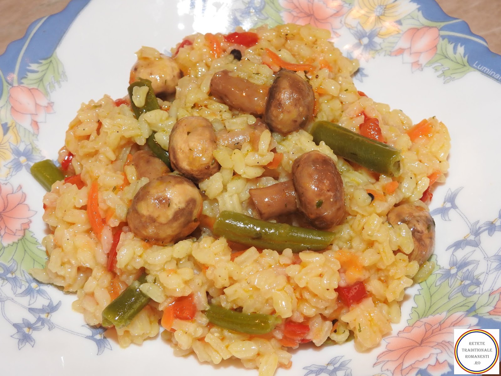 Orez cu legume reteta Retetetraditionaleromanesti.ro