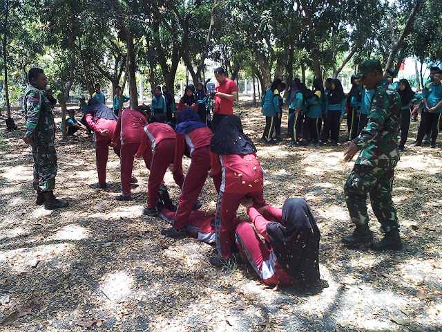 Outbound Membangun Sikap Kepemimpinan dan Kerja Sama Siswa
