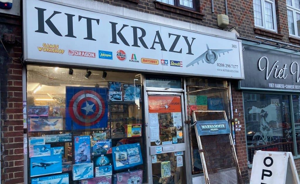 FalkeEins a modelling blog KIT KRAZY..best model shop in London