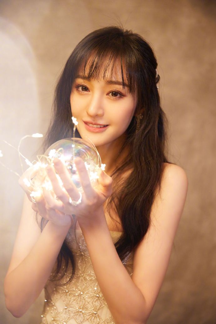 Zheng Shuang Spills the Beans on Her Weight Loss and Why She Chose