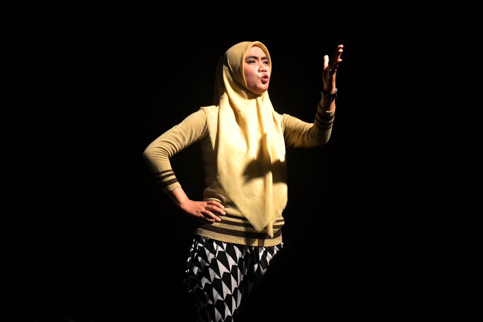 Bang Ole: Sekelam Malam, Sehitam Batubara - Naskah Teater Monolog Karya Y.S. Agus Suseno