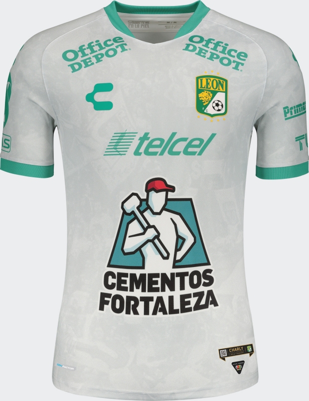 Charly lança as novas camisas do Club León Show de Camisas