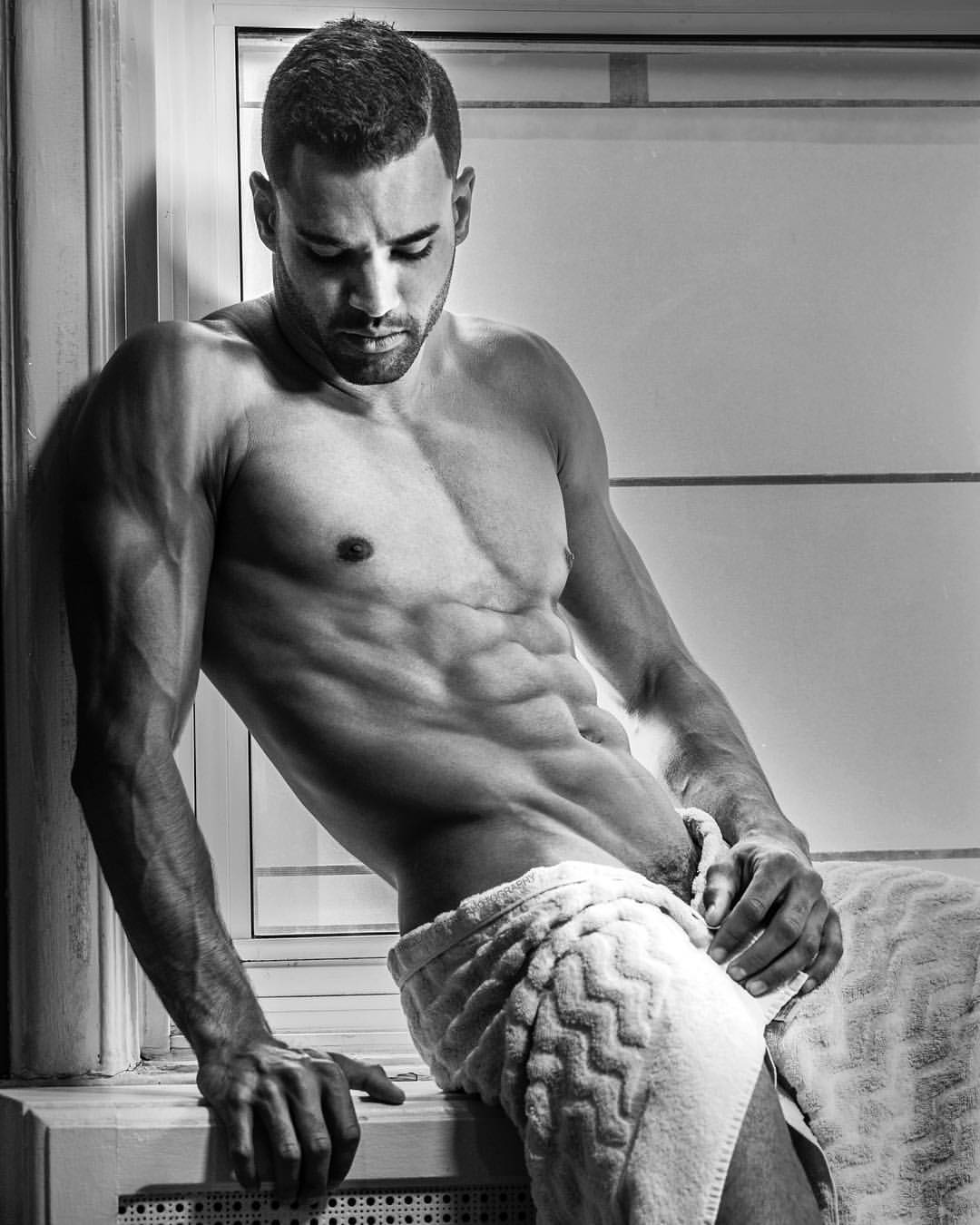 32761353_219781318614343_299807877109907