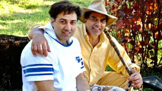 dharmendra with sunny deol sunny is body duble for father dharmendra's film main inteqaam loonga