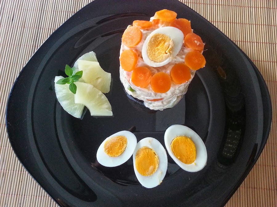 ensaladilla fria tropical con piña y aguacate