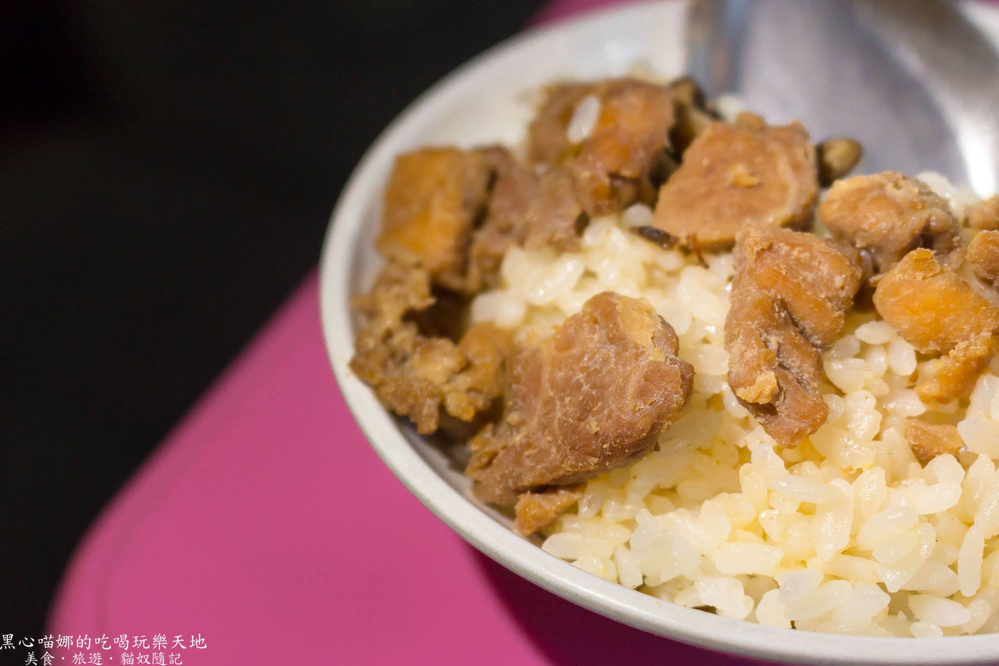 高雄苓雅︱光華夜市香菇肉燥飯　每個人心中都有一碗第一名的肉臊飯，我愛的是這家，你呢？