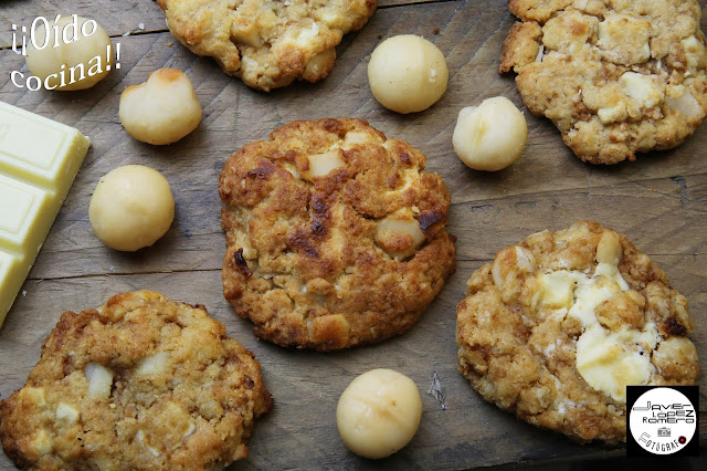 Galletas de nueces de macadamia y chocolate blanco