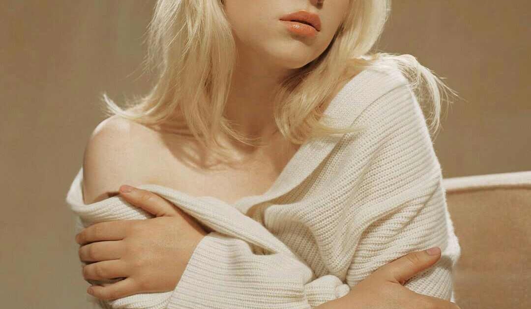 Daftar Lagu Billie Eilish Terkenal Sedih Terbaik Enak