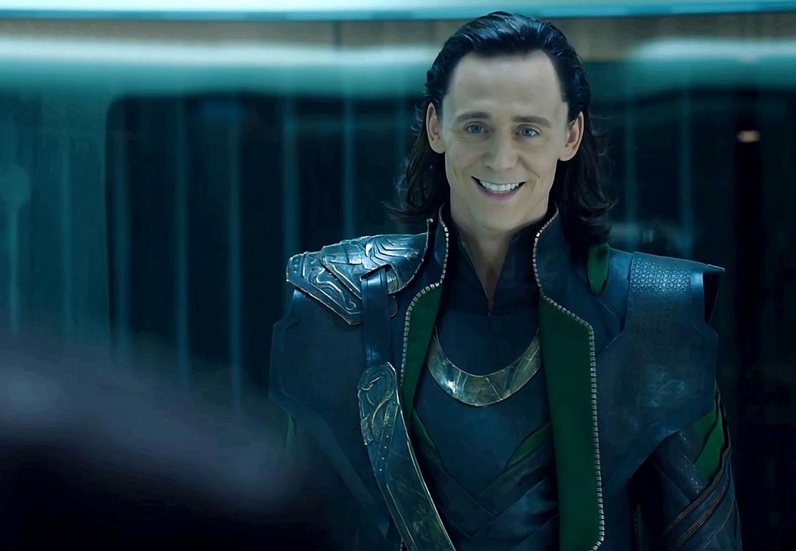 http://1.bp.blogspot.com/-4NCrLfBgXXo/T6uClkFJu7I/AAAAAAAABug/ZhtWV4QqkLk/s1600/the-avengers-loki.jpg