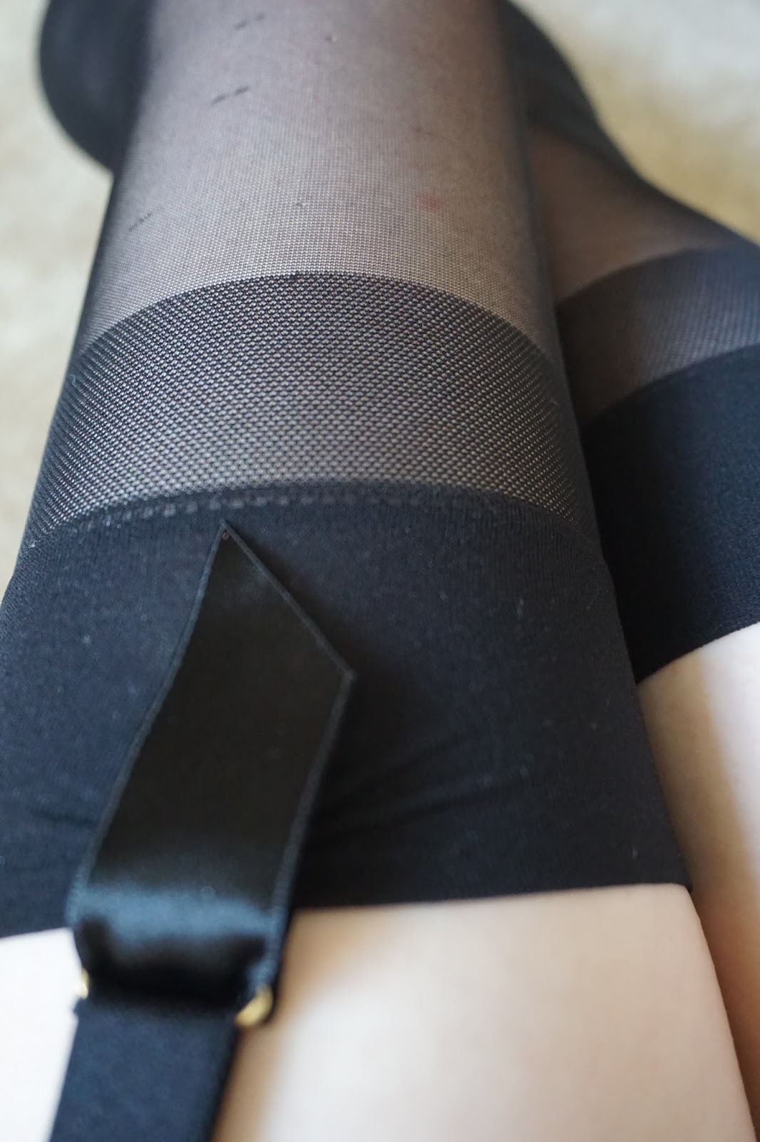 Tights Ladders: My ever stockings review - Trasparenze Sara Stockings