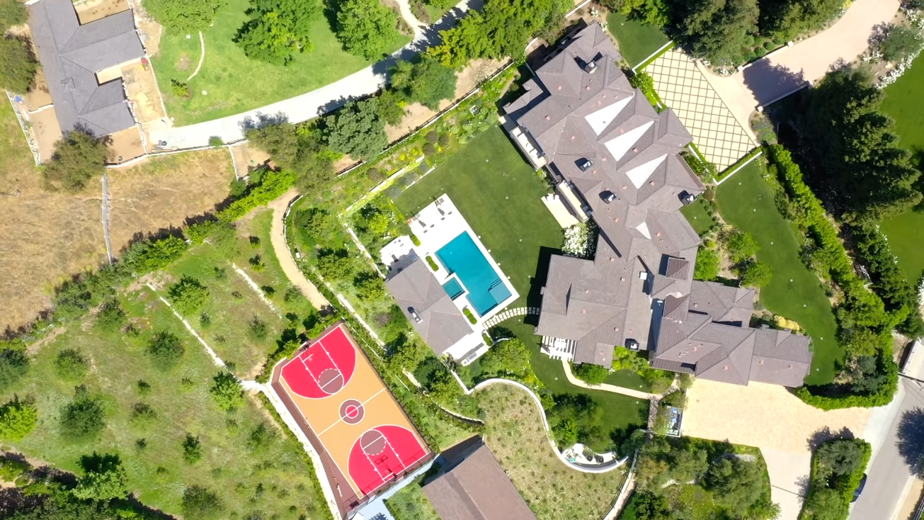 30 Photos vs. STEP INSIDE THE WEEKND CALABASAS HOUSE TOUR $24,995,000 - Luxury Home & Interior Design Tour