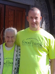 Volunteering with Annie at Connecticut Food Bank Mobile Food Pantry Ridgefield, Connecticut