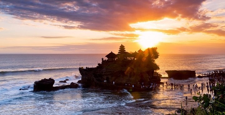 Wisata alam terutama pantai memang menjadi daya tarik tersendiri bagi pariwisata Pulau Bal 5 Pantai Populer Di Bali Yang Indah Dan Eksotis