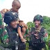 Anak Balita Papua Menangis Tak Mau Ditinggal Prajurit Satgas Yonif 413 Kostrad
