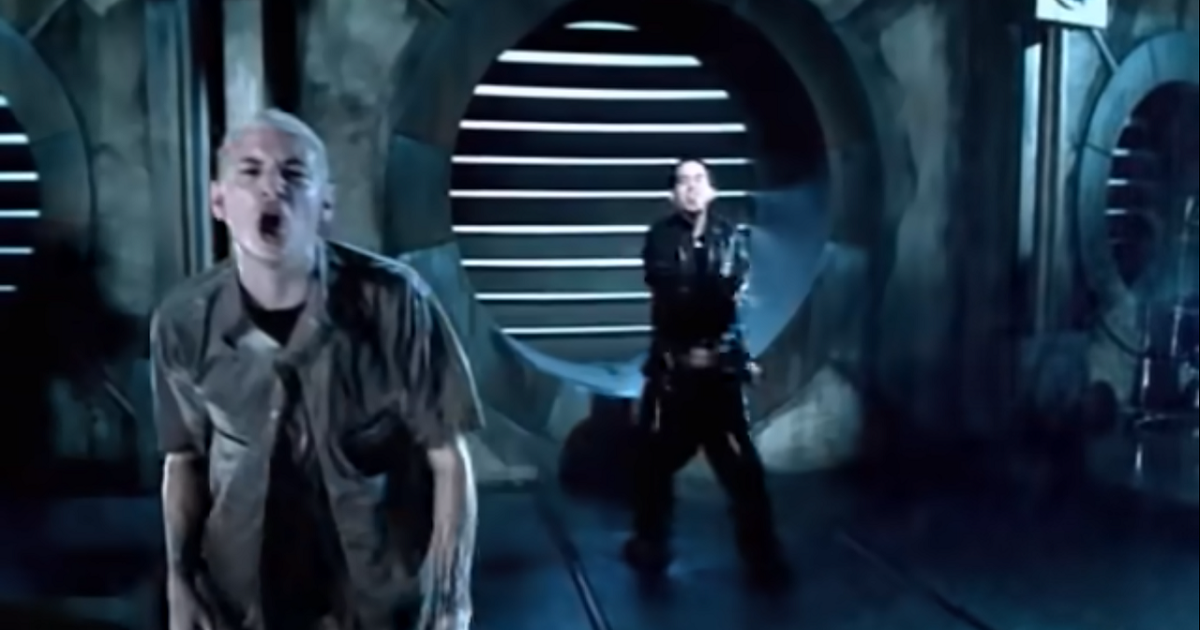 Lirik In The End / Lirik Lagu dan Terjemahan If The World Was Ending By