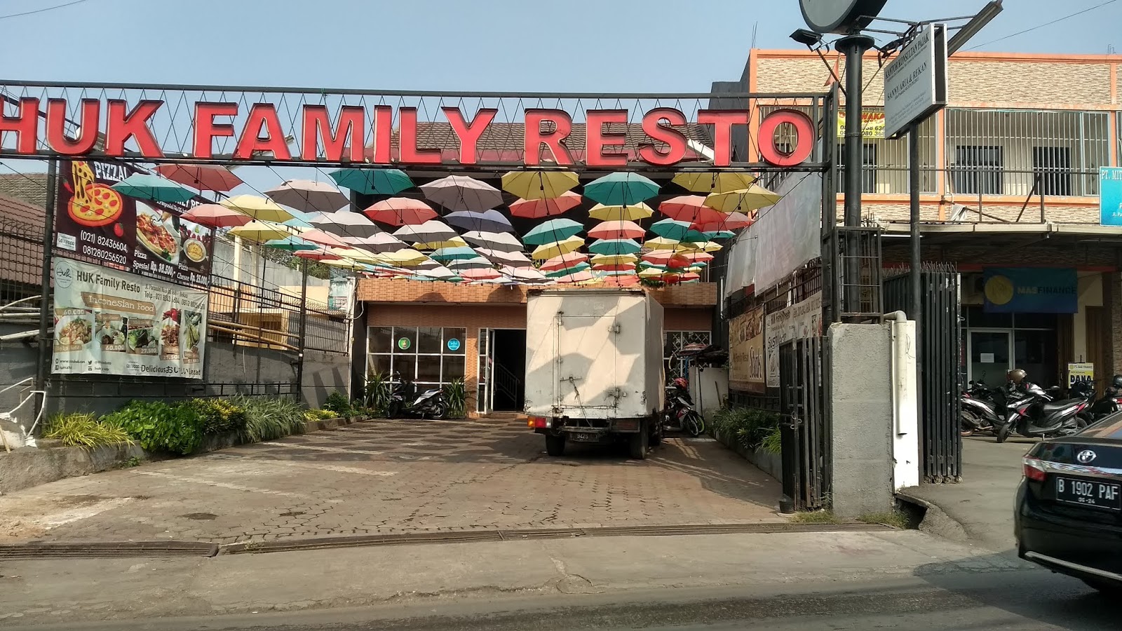 HUK Family Resto, Restaurant Keluarga Cita Rasa Mendunia / Cerita