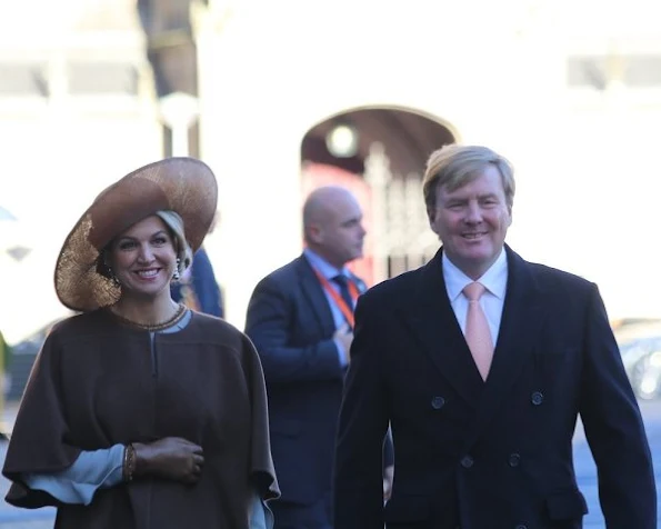 King Philippe and Queen Mathilde met with Queen Maxima and King Willem-Alexander at Dam Square in Amsterdam. Queen wore Natan Dress