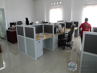 Meja Partisi Kantor Untuk 8 Orang + Furniture Semarang