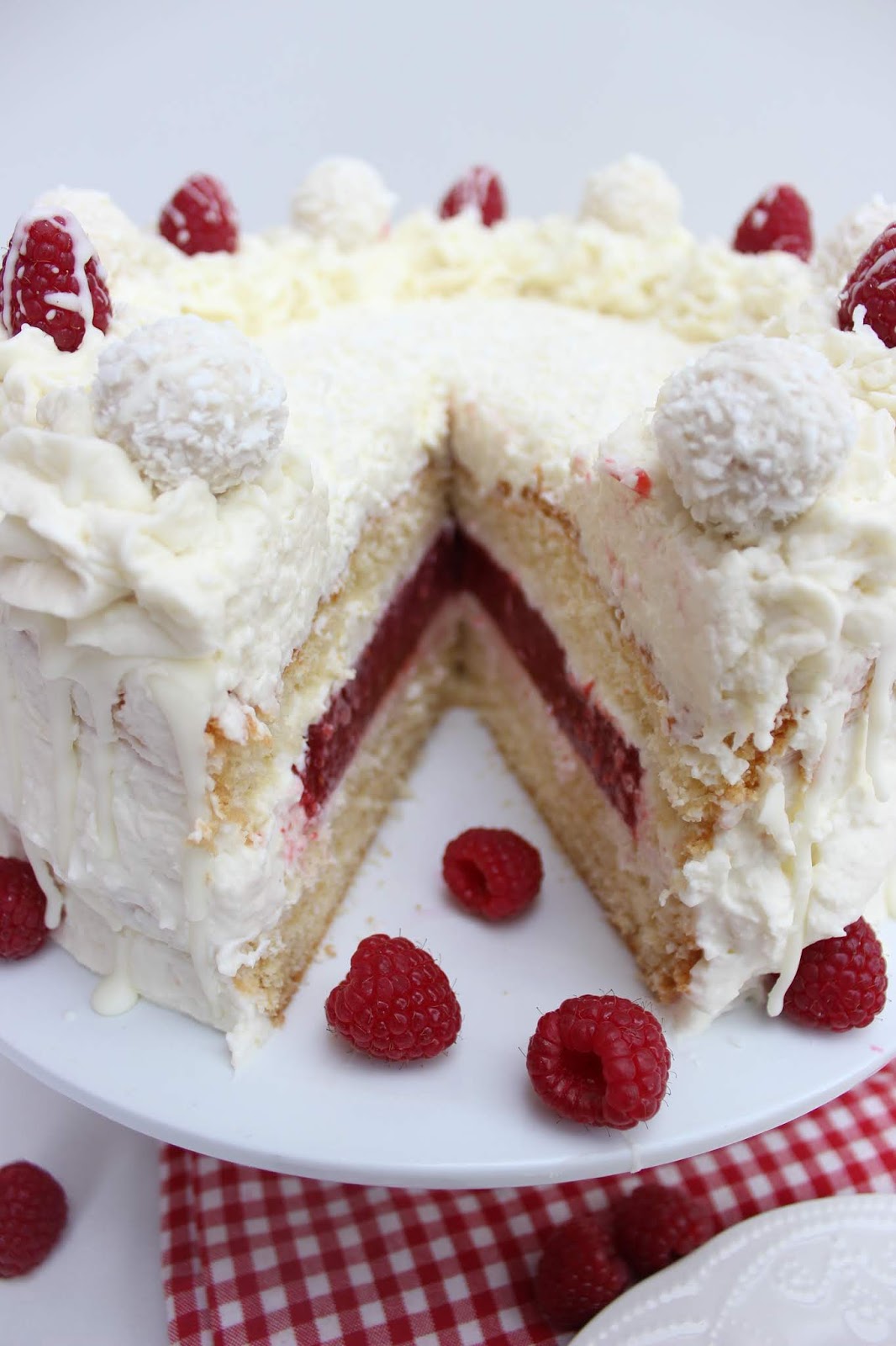 Raffaellotorte mit Fruchteinlage