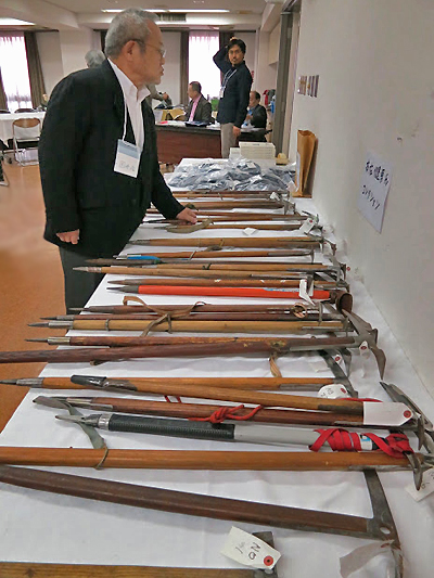 ウッドシャフトのピッケル。 - NPO地球野外塾 