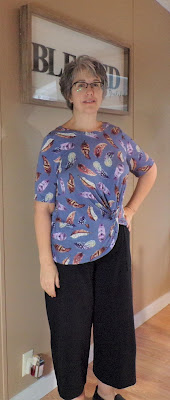 Simplicity 8841 Wide Leg Crop Ponte Knit Pants www.sewplus.blogspot.com