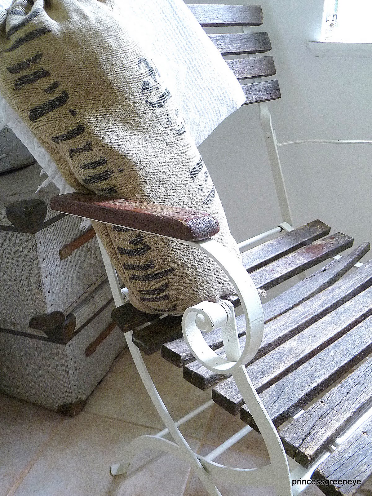 princessgreeneye: Im Schlafzimmer........