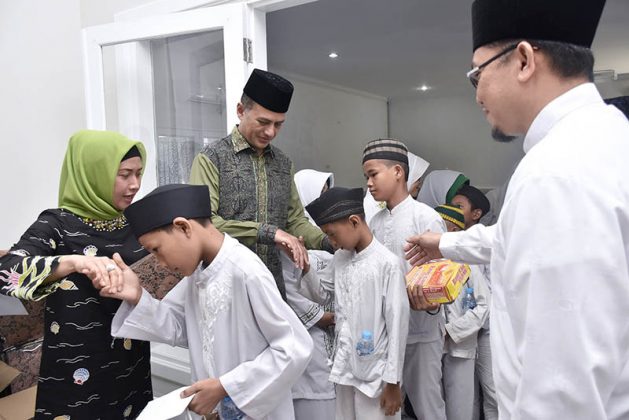 Wagubsu Ijeck saat menghadiri acara IPHI. Wagubsu Ijeck saat menghadiri acara IPHI.