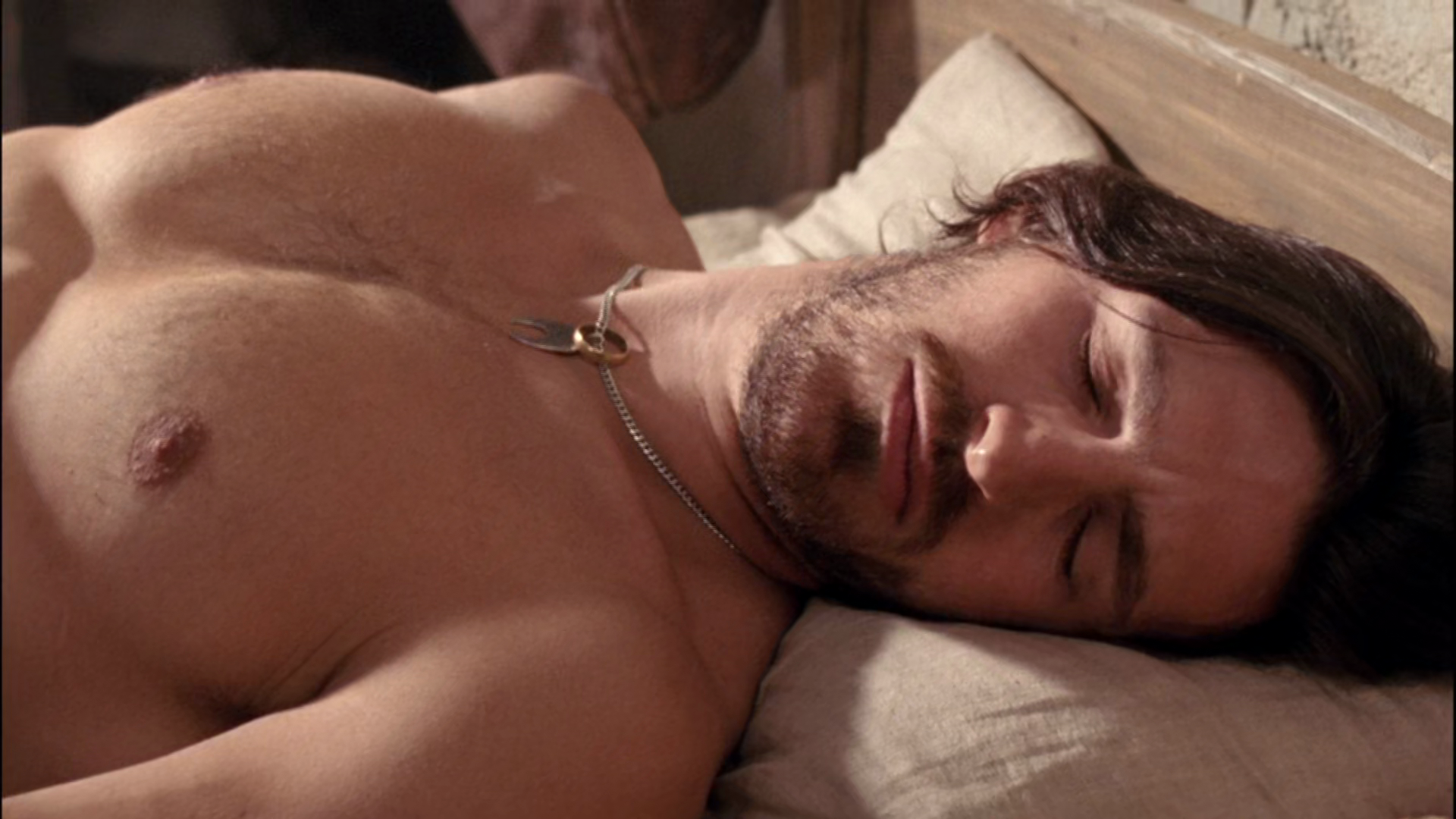 Eoin Macken shirtless in Merlin 3-04 "Gwaine" .