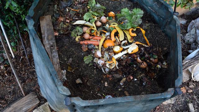 Daur Ulang Sampah Organik dan Non Organik SAWARGA MANILOKA Daur Ulang Sampah Organik dan Non Organik SAWARGA MANILOKA