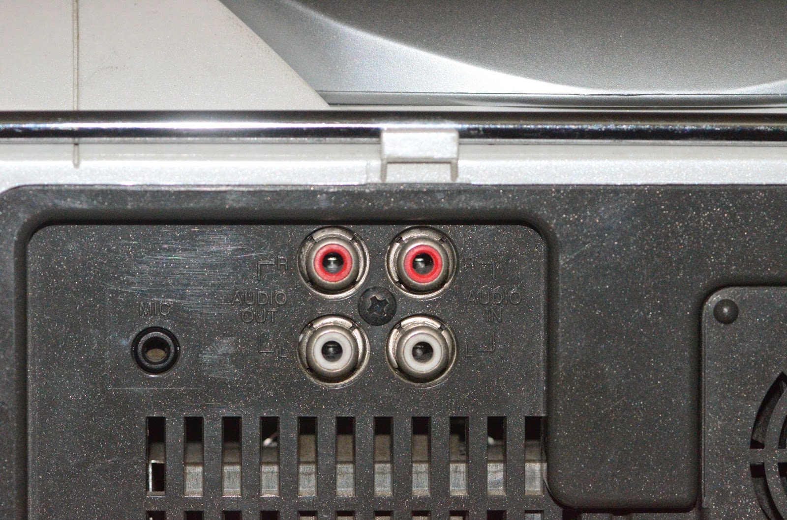 Digitizing Vinyl 03 Connecting turntable to amplifier