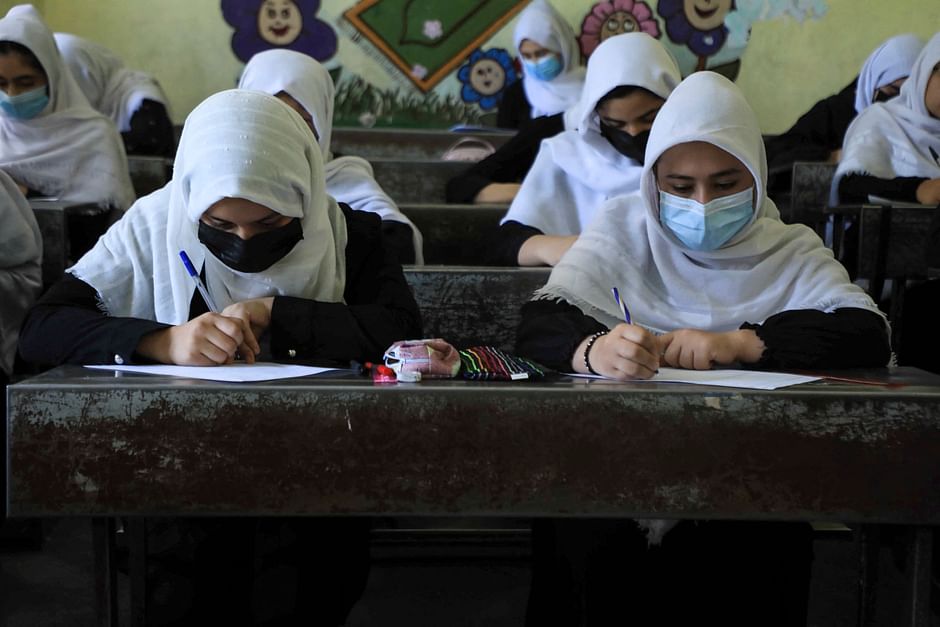 Afghan girls return to school in Herat after Taliban takeover
