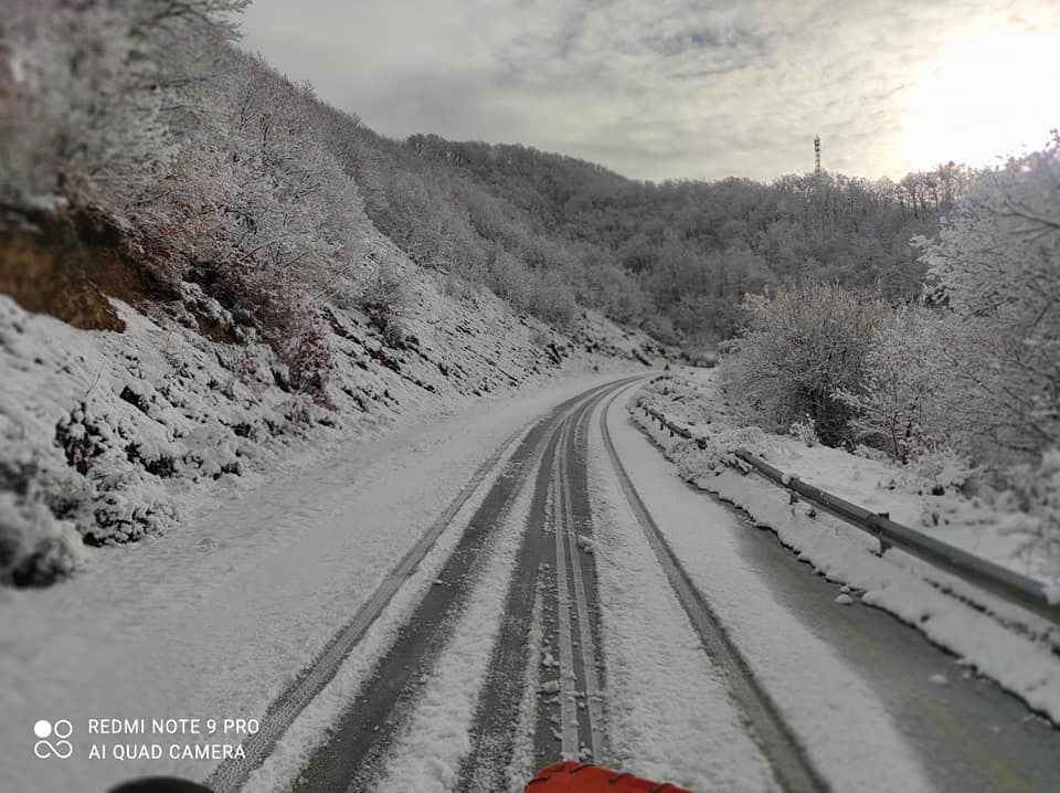 Πυκνή χιονόπτωση στην ορεινή Ξάνθη “άσπρισε” τα πάντα [ΦΩΤΟ]