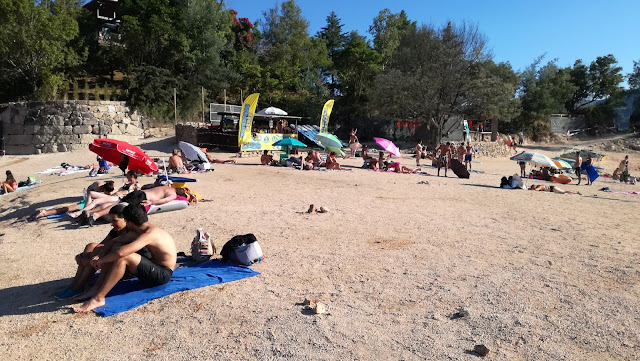 Zona de Areal da Praia do Alqueir Zona de Areal da Praia do Alqueirão