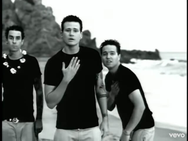 Arti Lagu All The Small Things - Blink-182, Lagu Penuh Makna Cinta