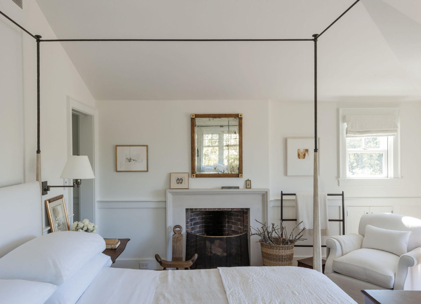 Décor Inspiration: A Stunning Summer Getaway on Martha’s Vineyard Decorated by Mark Cunningham