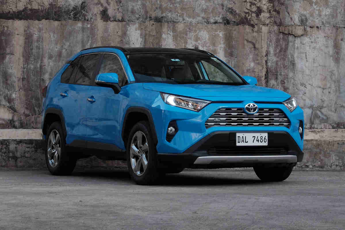 Review 2019 Toyota Rav4 4x2 Limited Carguide Ph Philippine Car News Car Reviews Car Prices
