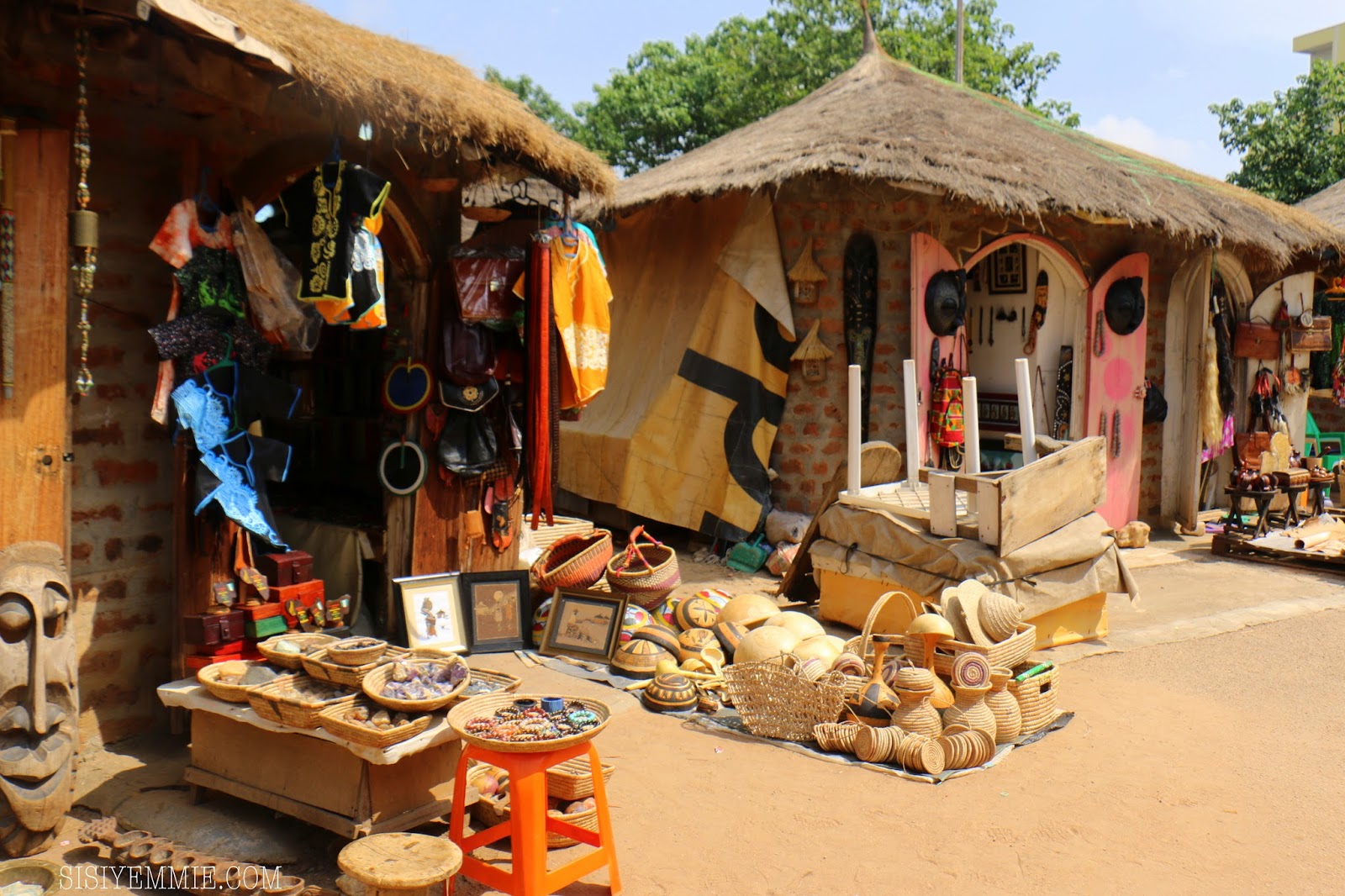 MY QUICK VISIT TO THE ARTS AND CRAFTS VILLAGE, ABUJA SISIYEMMIE