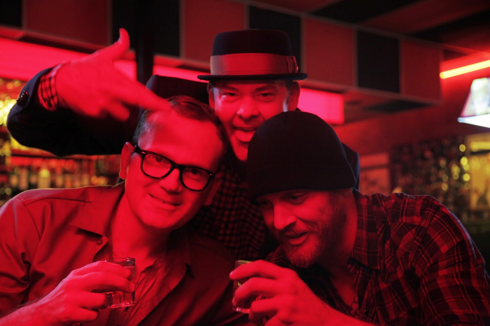 CHEAP THRILLS (2013)